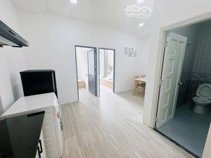 cho thuê chdv 2 phòng ngủ có bancol