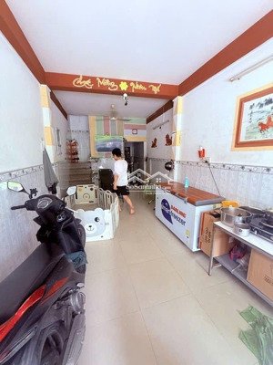 b.án nhà mặt tiền sầm uất bông sao - quận 8 - 40m2. nhỉnh 7 tỉ