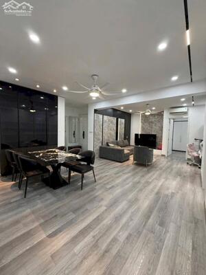 Chính chủ nhờ Bán căn góc Vimeco 136m2, 4PN, full nội thất mới 100%, ở cực sướng