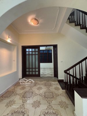 cho thuê villa mới tu sửa mặt tiền rộng không gian xanh mát