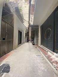 bán đất đống đa (cũ), khu vực phố trung phụng , lô góc 2 thoáng , 1 ngoặt ra phố , trước đất hơn 2m