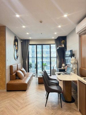 bán cc tại the sapphire s303,giá 4,92 tỷ, 54m2, 2pn, 1wc, nội thất đầy đủ. tuấn 03929699