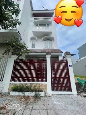 bán gấp nhà 4t - mặt phố lê thước -giao hồ nghinh -400m ra tới biển mỹ khê -sẵn doanh thu-giá tốt