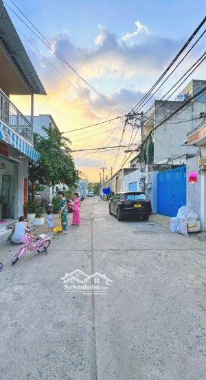 nhà đẹp mới keng - hẻm ô tô vào nhà - thông lê văn quới - 53m2 - sổ vuông a4 - chỉ 5,65tỷ