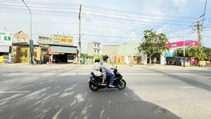 đất 715,7m2 (ngang 15m),mặt tiền kinh doanh,đối diệm trung tâm y tế dĩ an,tp dĩ an