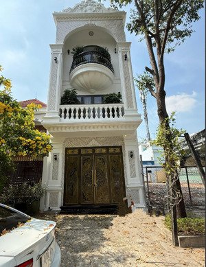 bán nhà kdc chánh nghĩa, nhà 1 trệt 2 lầu, 6 phòng ngủ, đầy đủ nội thất, phù hợp ở và kinh doanh