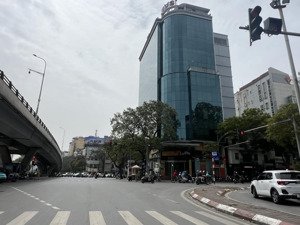 bán lô góc ngã tư phố huế - đại cồ việt, 13 tầng 7000m2 sàn, dòng tiền 16 tỷ/năm