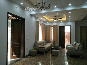 ct bt vov lương thế vinh, mễ trì, nam từ liêm. dt 100m, mt 8m, 4 tầng. giá 35tr. lh 