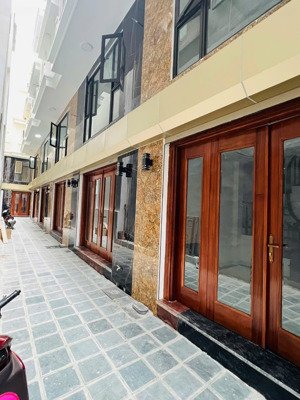 mỹ đình mở bán nhà phân lô từ 8 tỷ thoáng sáng 6 tầng tiện nghi trục đường chính nguyễn hoàng