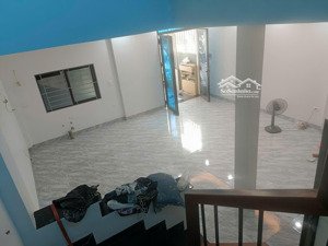 nhà dân tự xây mới 55m2, 2 tầng 3 phòng ngủ 2 vệ sinh kcbt chắc chắn, sắt chờ lên tầng 3 - 4