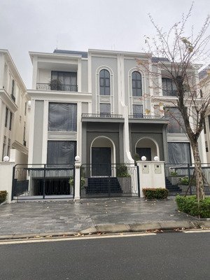 chính chủ cần bán biệt thự liền kề khu p ciputra