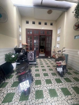 trệt 2 lầu sân thượng 4x15m có 3pn 3wc hẻm 8m thông gần chợ an nhơn p6 gv