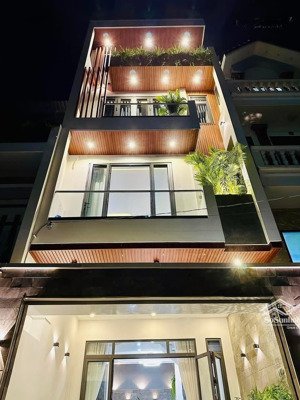 bán nhà phố trung tâm nam kỳ khởi nghĩa, q3, giá 4,8 tỷ, dt 62m2, hđ thuê 30 tr/tháng