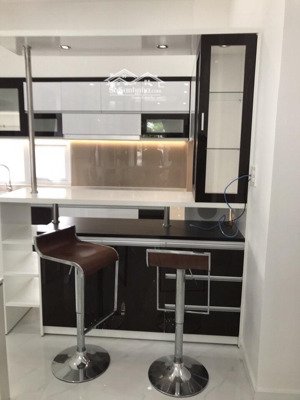 cho thuê căn villa park bt song lập full nội thất giá 25tr / tháng xem nhà 24/7 dt 10x18