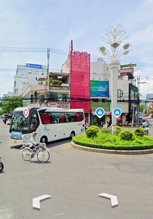 nhà 3 tầng mặt tiền đường quang trung, đối diện vòng xoay. cách biển trần phú: 450m. giá: 25 tỷ