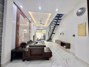 bán nhà việt hưng 79m2-hơn 10 tỷ-dân xây-2 thoáng trước sau-ô tô gần-full nội thất-giá đầu tư