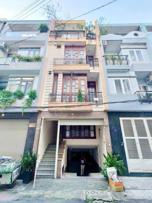 giảm 3 tỷ - bán gấp nhà mặt tiền hoa lan, p.2, phú nhuận - 223m2 sàn - hầm 4 lầu - giá: 16,2 tỷ