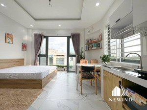 studio, thoáng mát, full nội thất, ngay trung tâm tân bình
