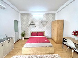 còn 1 phòng đầy đủ nội thất ngay trung tâm quận 1