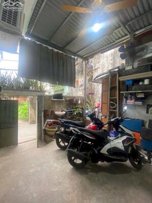 BÁN NHÀ 1.79 TỶ 2 TẦNG 67M2 ( ĐÔNG NAM ) NGÕ CHỢ KÊNH