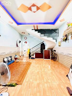 Nhà sổ hồng riêng 1 lầu 4mx10m chỉ 3 tỷ xíu bến xe buýt hiệp thành q12