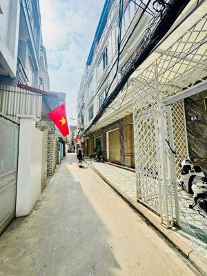 bán nhà hương lộ 2, bình tân, ngang 4m vuông vức trệt lầu, giá 2 tỷ thương lượng