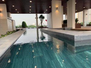 cần cho thuê 1 phòng master trong căn hộ 2pn2wc dt 71m2 full nội thất, giá 7,5tr tầng cao view đẹp