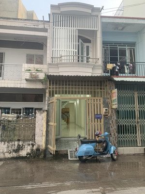cho thuê nhà nguyên căn hẻm xe hơi/ xe tải quay đầu