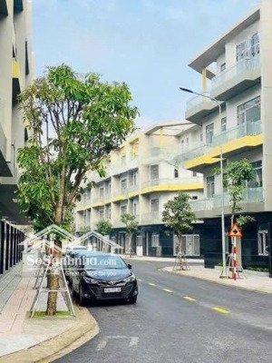 sở hữu nhà phố 3 tầng tại dự án bcons bình dương ngay tuyến metro đại học quốc gia lh 