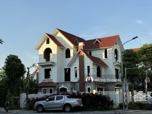 chính chủ tôi cần bán biệt thự phú lương mặt hồ và biệt thự đơn lập phú lương hơn 500m, từ 39 tỷ