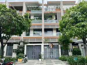 nguyên căn 5x22m, hầm 4 tầng (sd 425m2), có 5pn 5wc ở vạn phúc, full máy lạnh, có hầm xe. giá 33 tr