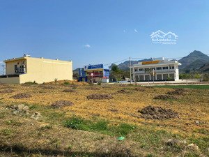 cần bán đất trung tâm hành chính xã vân hồ, diện tích 181 m2. chính chủ liên hệ 