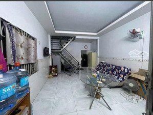 nhà có sẵn nội thất cơ bản quang trung p10 dt 4x12m 1 lầu 2pn