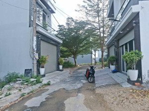 bán đất khu dân cư xây dựng tự do giá rẽ ngộp bank 4 tỷ 6 thương lượng chính chu 