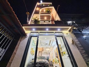 xuất cảnh bán nhà mới hẽm 5m văn thân, 4 x 16, 5 tầng btct, 5 pn 5 wc, ngay kế siêu thị satra