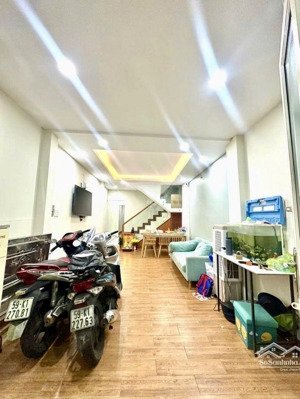 nhà 3 tầng - trung tâm bình thạnh - tặng nội thất - 55m2. chỉ nhỉnh 5.x tỉ