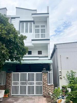 Bán nhà Trệt Lững Lầu KDC 586 gần chợ Phú Thứ,4.3 tỷ, P. Hưng Phú, Tp Cần Thơ