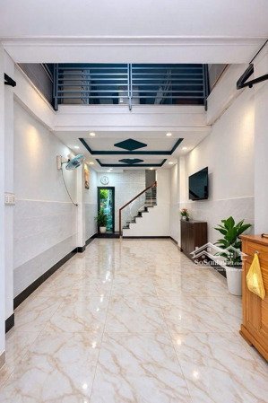 hot nhà 5 tầng lê văn quới mặt tiền kinh doanh chỉ hơn 4 tỷ giáp tân phú