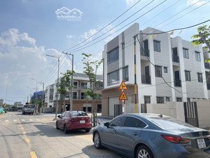 giành cho khách đầu tư cho thuê. nhà phố vsip có hợp đồng sẵn khai thác dòng tiền ngay