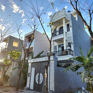 nhà phố p.long phước dt :70m2 giá 6ty6