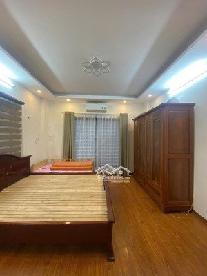 cho thuê nhà 5 tầng nguyên căn để ở hoặc kinh doanh online - lô góc