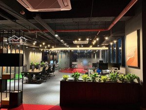 chính chủ cho thuê gấp văn phòng 175m2 sẵn nội thất tại ngoại giao đoàn giá 300k/m2
