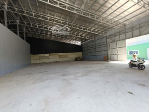 cho thuê kho xưởng yên nghĩa hà đông, dt 400m2, mt 17m xe công đỗ cửa kho mới đẹp