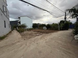 bán lô góc xã vĩnh trung dt 100,4m2 ngang 5m, nở hậu, đất vuông vức, full thổ cư, giá 1,8 tỷ