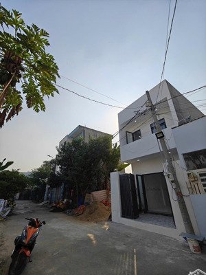 cho thuê nhà mới xây 100% gần ngã 3 lò lu, khu cnc