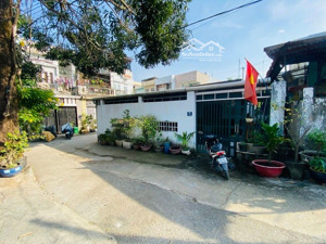 bán đất tặng nhà c4 , 224m2 , ngang cực khủng 10m , hxh , ltm cũ , chỉ dới 9.x tỷ