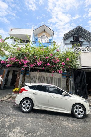 bán nhà 3 tầng độc lập gò dầu . 6 x19m giá 18,5 tỷ tl