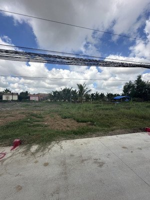 đất ngộp chính chủ gửi bán 124m2 full thổ shr gần chợ đào giá 620tr