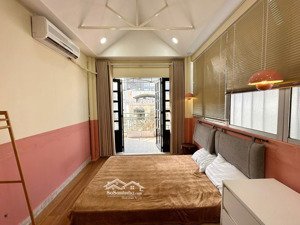 cho thuê phòng q1 - đường nguyễn bỉnh khiêm - ban công - gần chợ tân định, nhà thờ tân định - 28m2