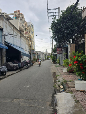 bán nhà hương lộ 2 gần 4 xã cách aeon bình tân chỉ 5 phút hẻm xe tải